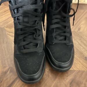 Nike Black Sneakers Classic Athletic Design